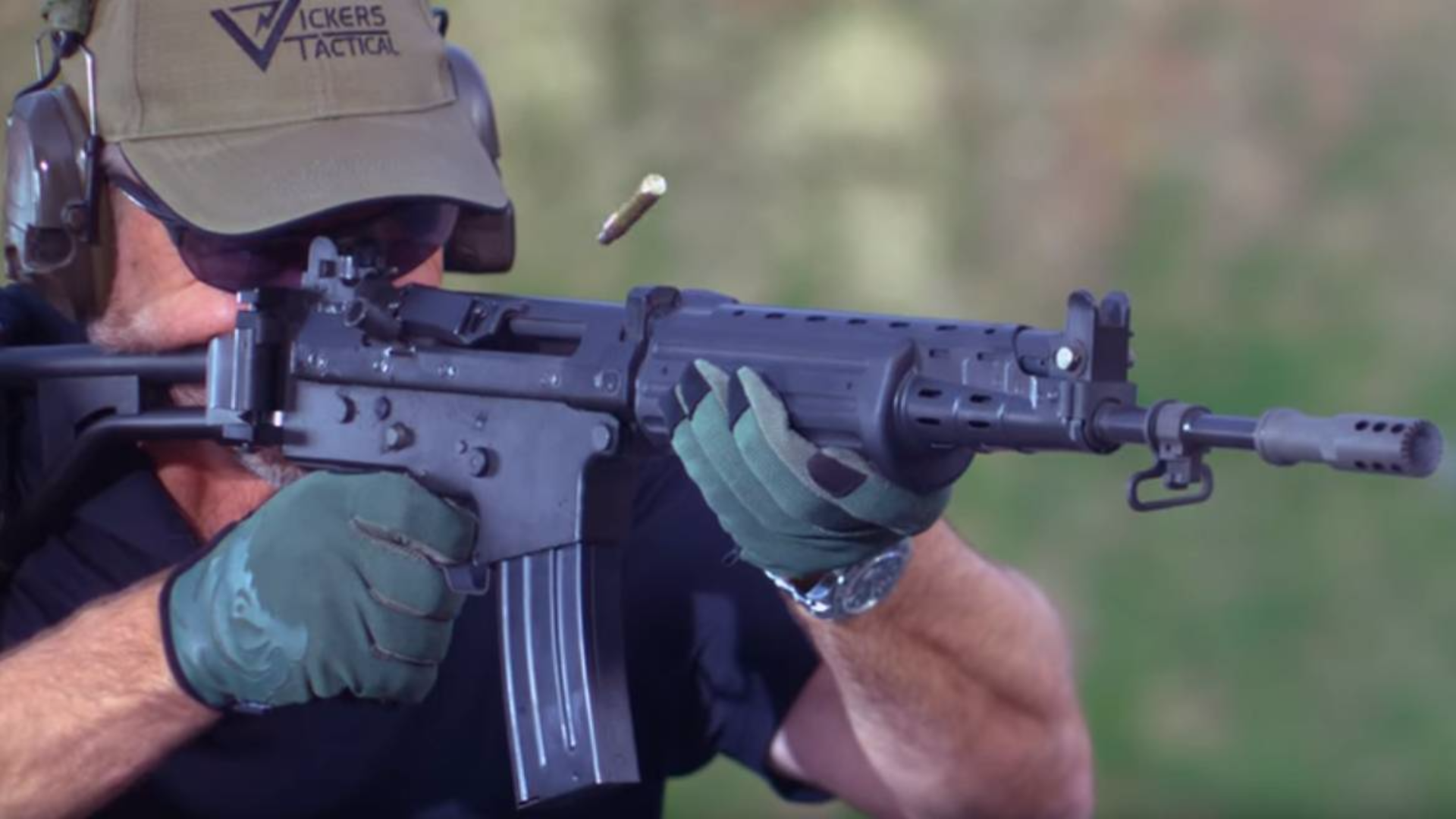 美国大叔:实弹射击FN FNC MK2